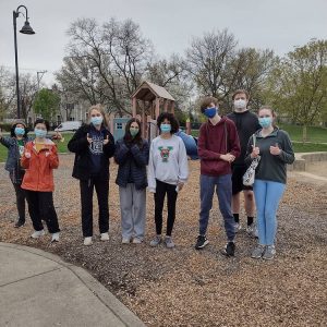 Lovelace park Evanston Illinois park cleanup high school volunteers.